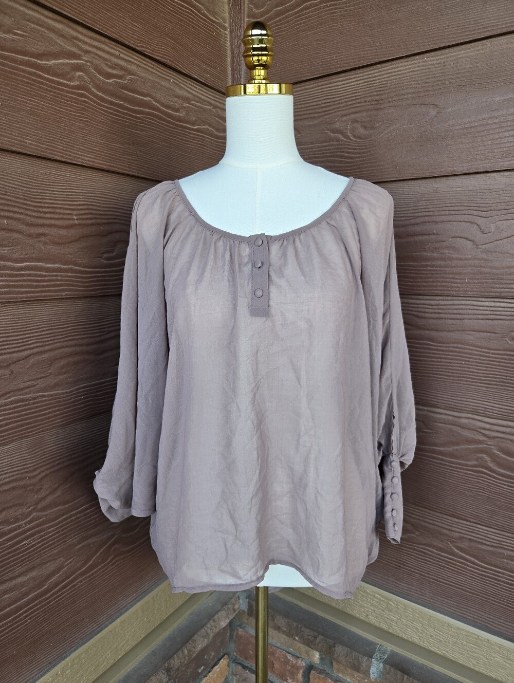 tea n rose Women's Taupe Peasant Blouse with Button Placket Size Medium